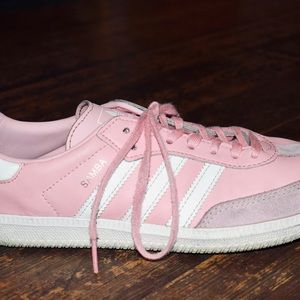 SALE‼️ Pink Adidas Sambas